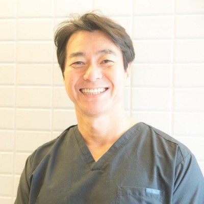 歯科医師　鈴木英之